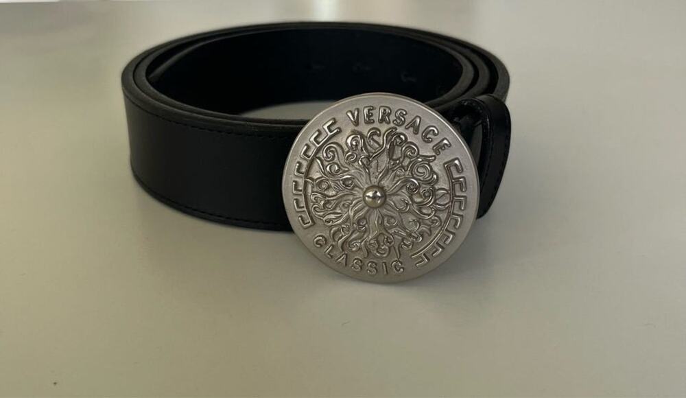Vintage 1990’s Versace Classic V2 Silver Belt Buckle Italian Black Leather Strap